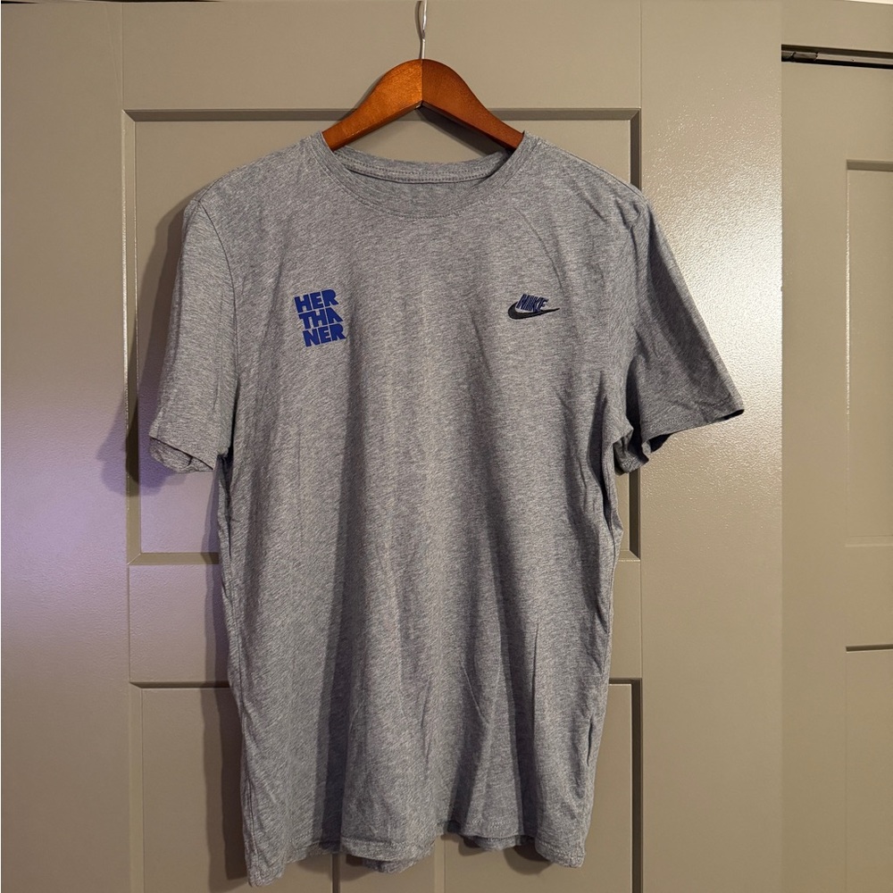 Nike Hertha Berlin Heather Gray Men's Shirt with Blue Accents